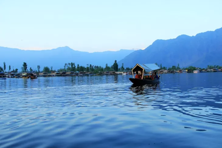 A Perfect And Detailed Guide To Explore Dal Lake In Srinagar