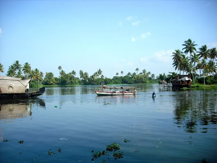 Plan A best Trip With A Perfect Travel Guide To Kerala Backwaters During Winter Season