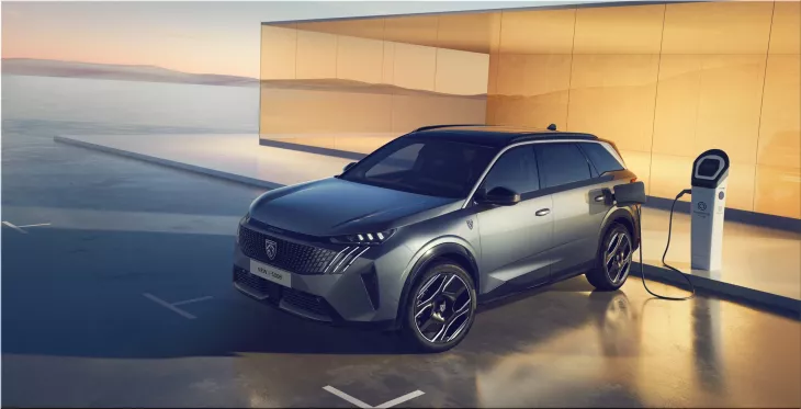 Discover the Power and Luxury of the New Peugeot e-5008 Electric SUV