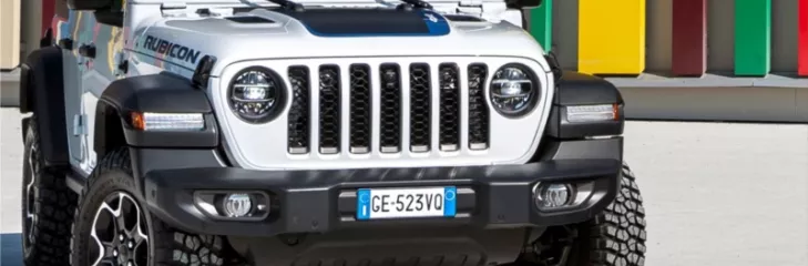 The new Jeep Wrangler 4xe with Gorilla Glass windshield